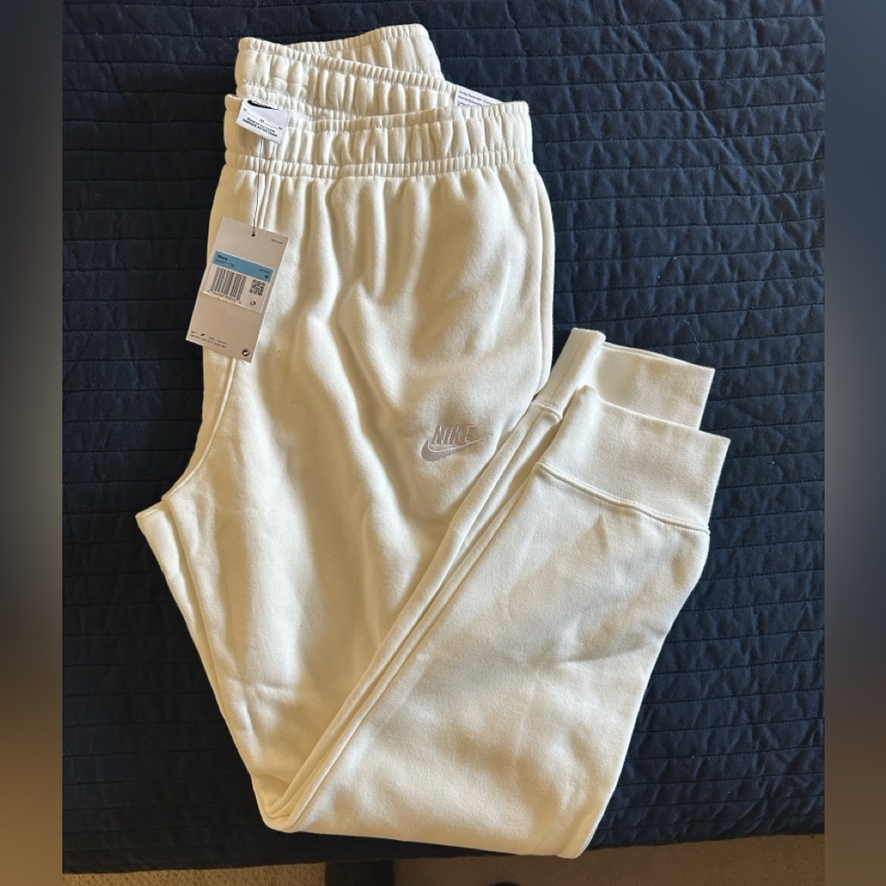 Nike Men's Cream Joggers